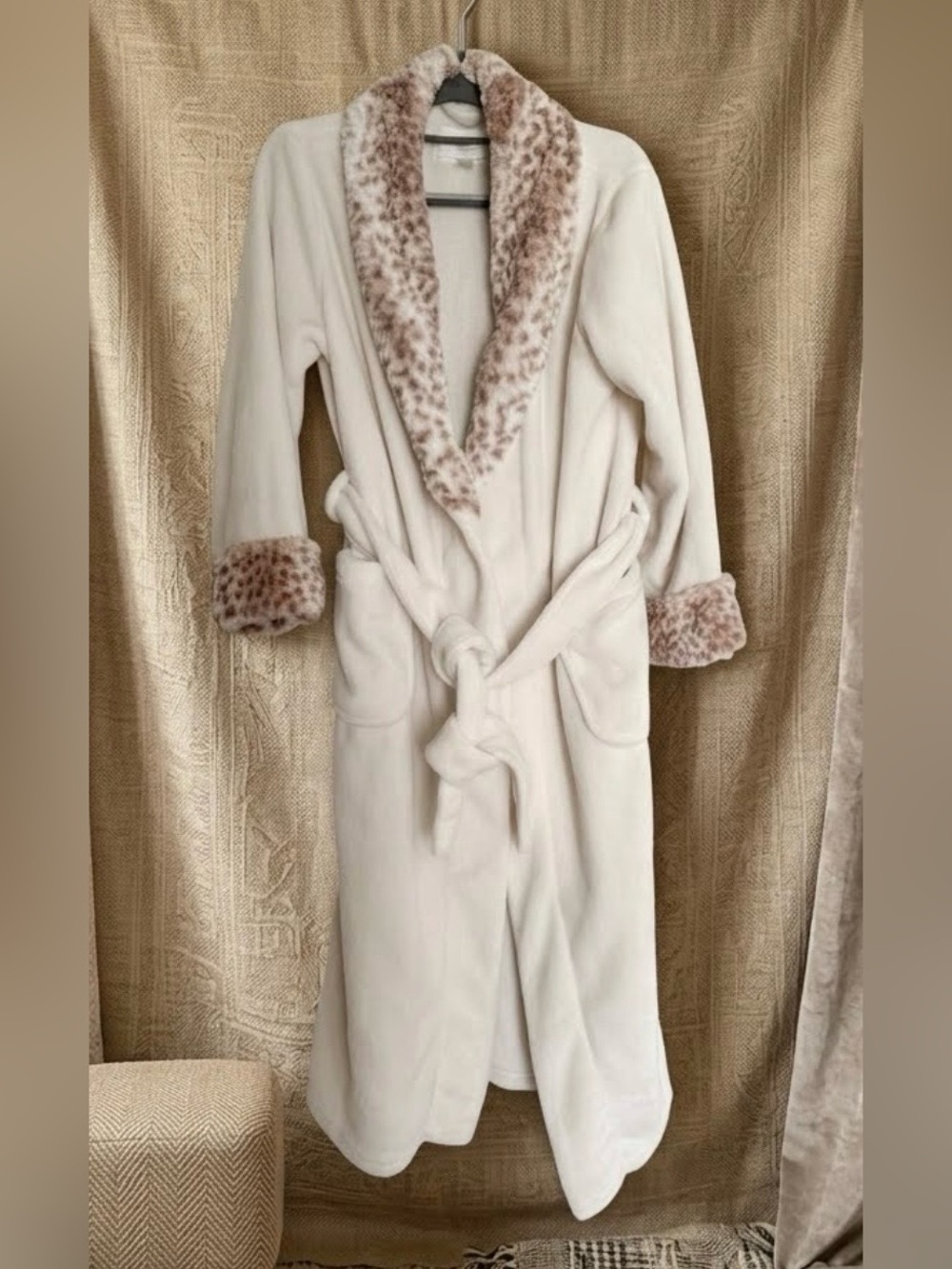 Plush Cream Women’s Robe with Faux Leopard Trim - Cozy Bedtime Wrap